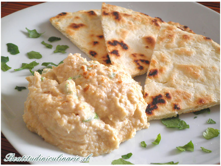 Hummus di ceci e pita greca