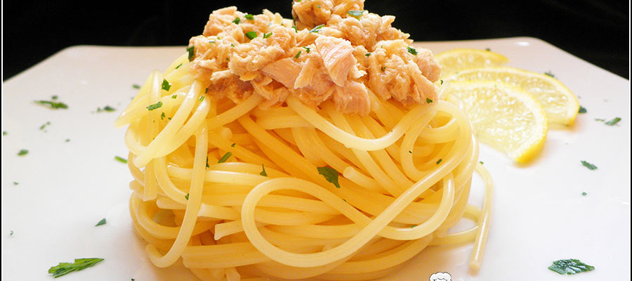 Spaghetti con tonno e limone