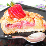 Crostata con crema frangipane e fragole