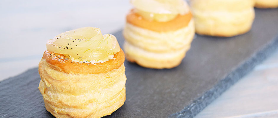 vol au vent con fonduta e cipolle caramellate