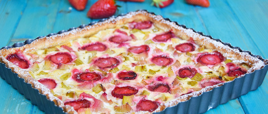 Crostata di fragole e rabarbaro