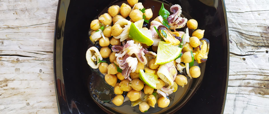 Insalata di mare con ceci al profumo di lime