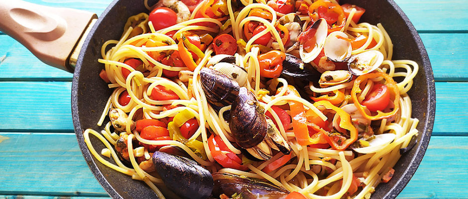 Spaghetti ai frutti di mare e friggitelli