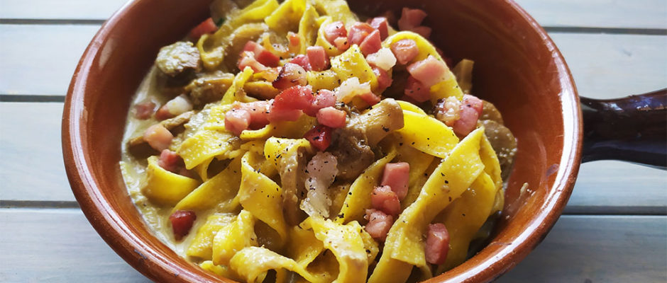 tagliatelle speck e funghi