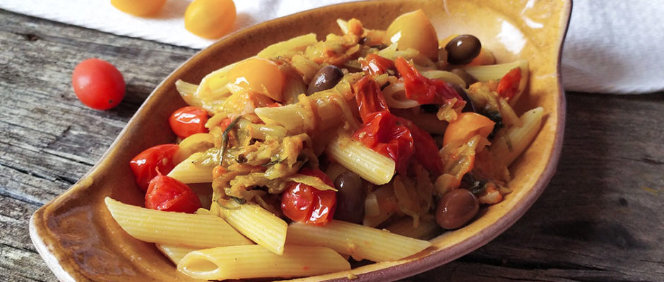 penne con fiori di zucca e olive