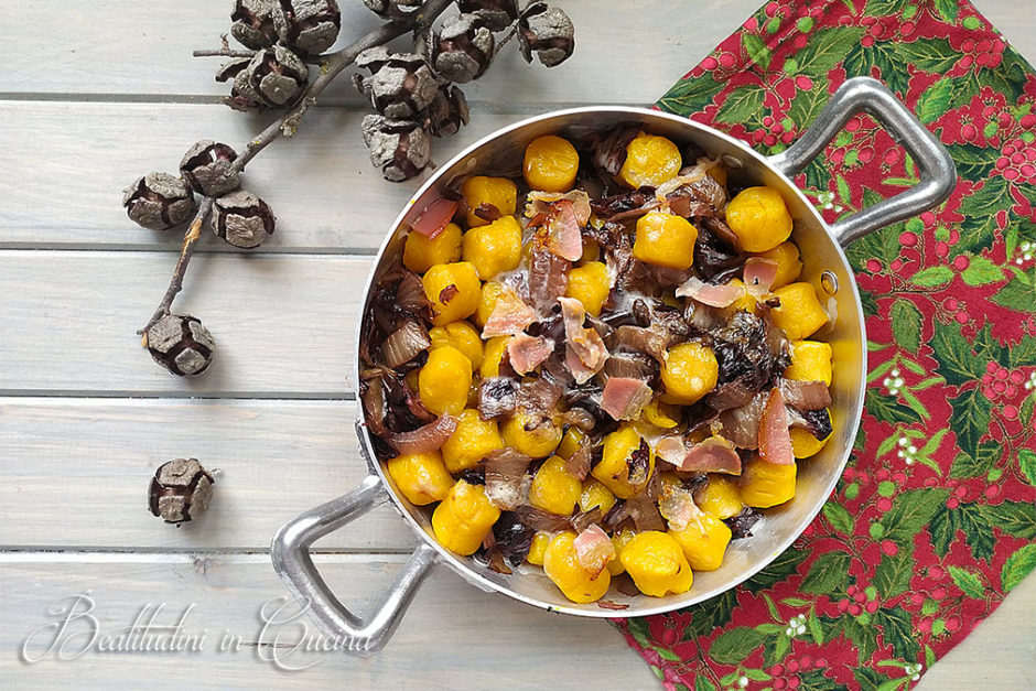 Gnocchi di zucca con radicchio, provola affumicata e pancetta croccante