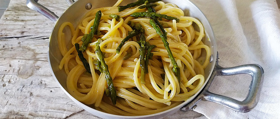 Carbonara di asparagi selvatici