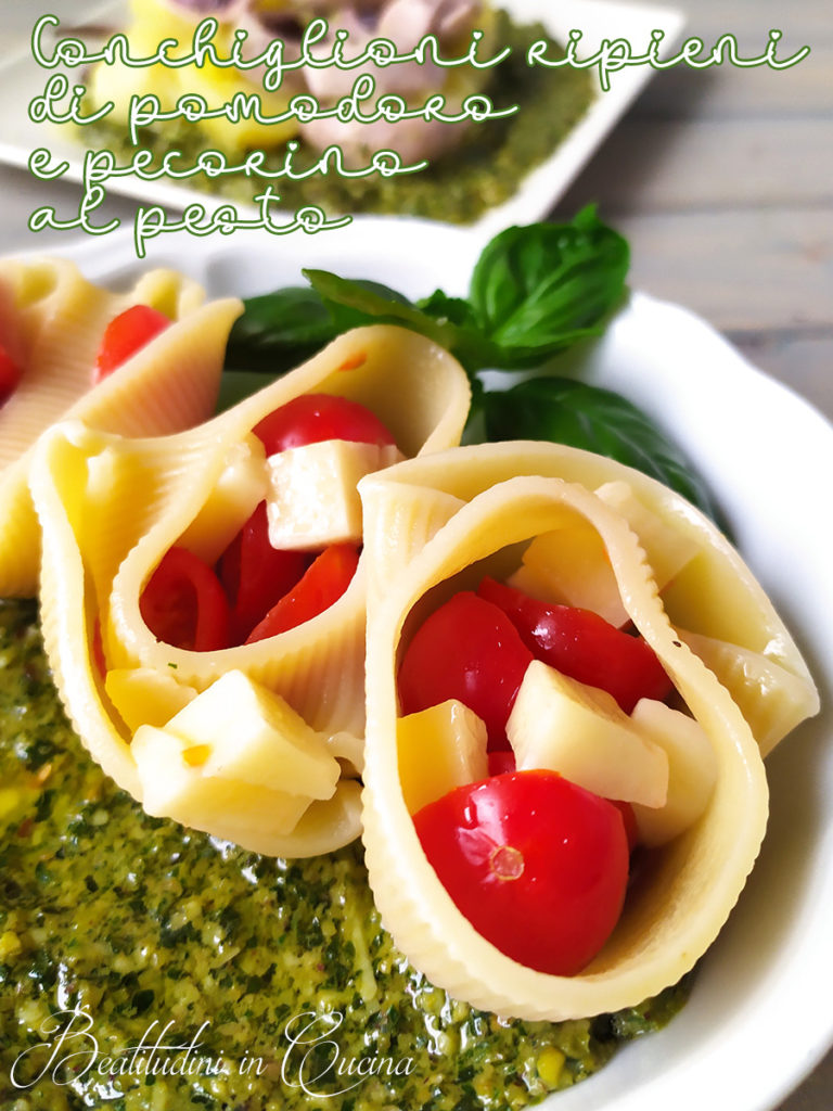 Conchiglioni ripieni di pomodoro e pecorino al pesto fresco