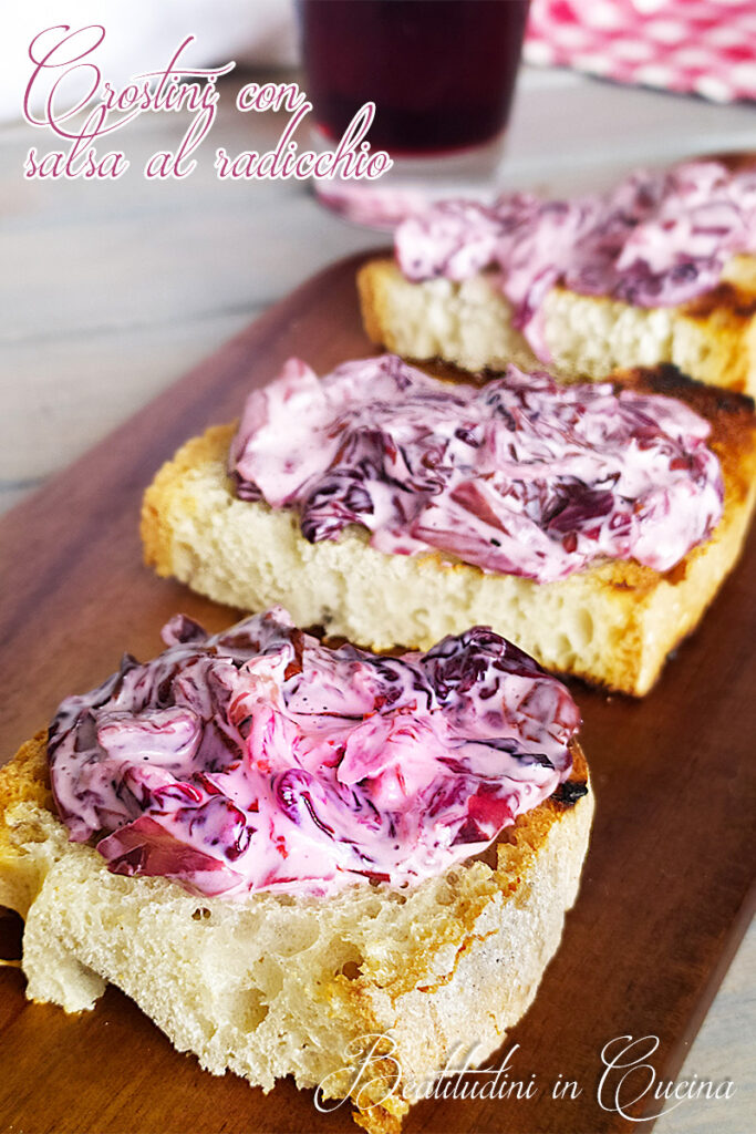 Crostini con salsa al radicchio